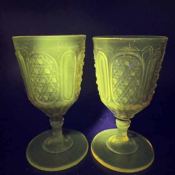 L G Wright Amber Glass Cups Goblet Set 2 Manganese 365nm Green UV Glow Cups - Picture 15 of 15